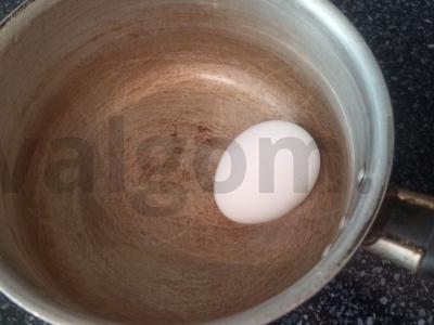 Pomidorai su sūriu ir kiaušiniu pomidorų padaže Žingsnis 1