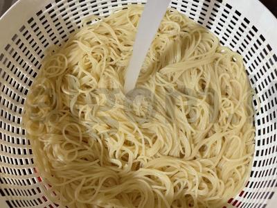 Spagečiai su sūriu ir kečupu garnyrui Žingsnis 3