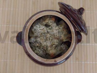 Namų kiaulienos troškinys su bulvėmis ir grietine pagrindine nuotrauka