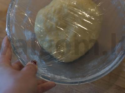 Cinamono suktinės bandelės Žingsnis 4