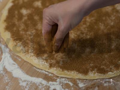 Cinamono suktinės bandelės Žingsnis 7