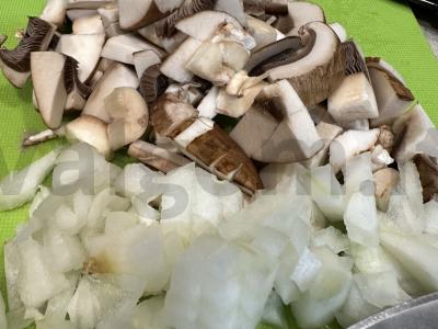 Makaronai su kalakutiena grietinėlės padaže Žingsnis 1