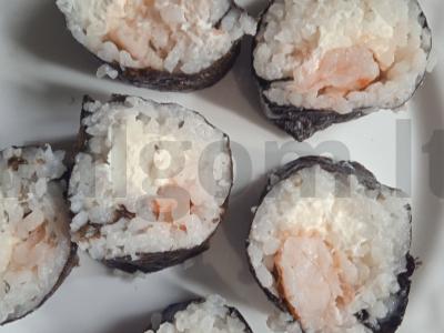 Kepti ritinėliai su krevetėmis ir tobiko ikrais Žingsnis 2