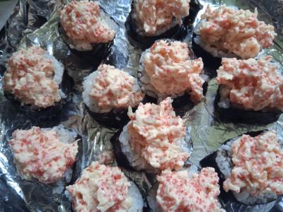 Kepti ritinėliai su krevetėmis ir tobiko ikrais Žingsnis 4