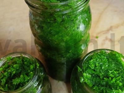 Česnako žiedų ikra pagrindine nuotrauka