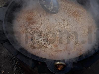 Plovas su jautiena, slyvomis ir granatais Žingsnis 3