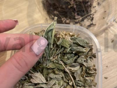 Juodasis arbata su žolelėmis Žingsnis 3