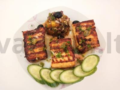 Skani lašiša su spanguolių, vyno, medaus ir persimonų salsa pagrindine nuotrauka