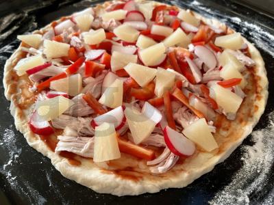 Sultinga pica su ananasais ir vištiena Žingsnis 4