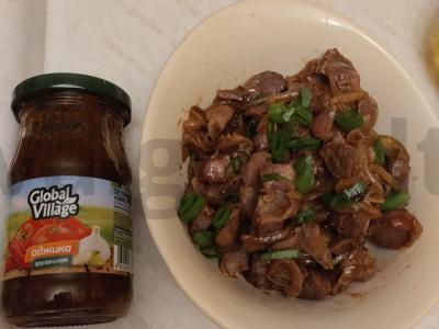 Kepti vištienos skrandžiai pagal abchazų receptą pagrindine nuotrauka