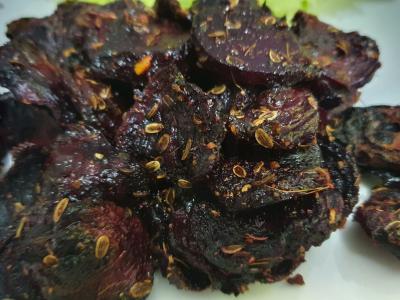 Kepta burokėliai su prieskoniais pagrindine nuotrauka