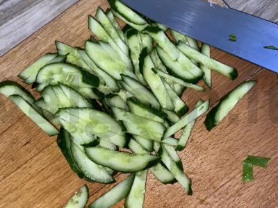 Greita šašlykinė su daržovėmis, salotomis ir padažais Žingsnis 2