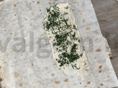 Greita šašlykinė su daržovėmis, salotomis ir padažais Žingsnis 4