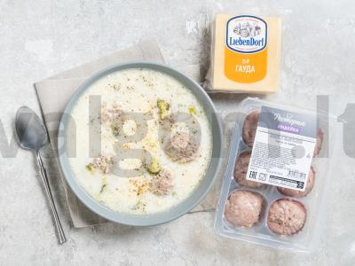 Sūrio sriuba su brokoliais ir kalakutienos kotletukais pagrindine nuotrauka