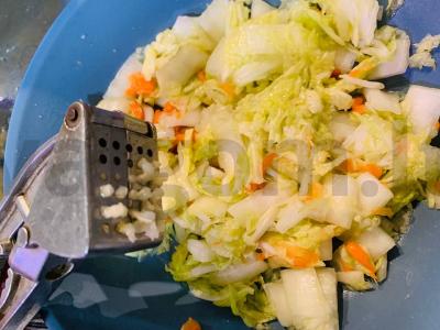 Marinuota Pekino kopūstai su karčiu Žingsnis 6