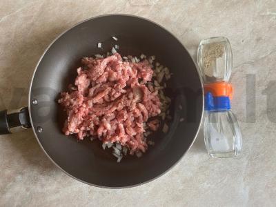 Patiekalas „Lirači“ su naminiu faršu Žingsnis 3