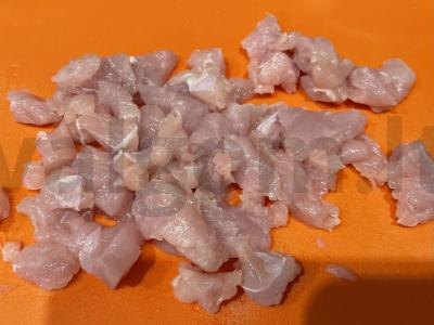 Lengvas kalakutienos ir žiedinių kopūstų sriuba Žingsnis 1