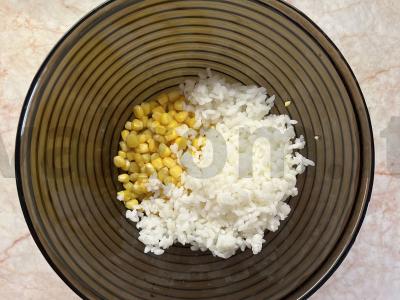 Krabų salotas su kiaušiniu ir ryžiais Žingsnis 3