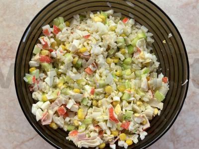 Krabų salotas su kiaušiniu ir ryžiais Žingsnis 5