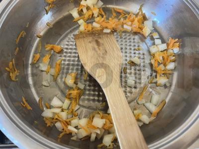 Sūrio sriuba iš troškintos mėsos Žingsnis 3