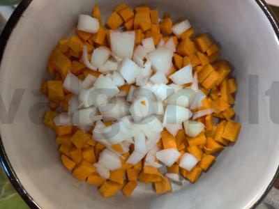 Svogūnų ir morkų džemas desertui Žingsnis 2