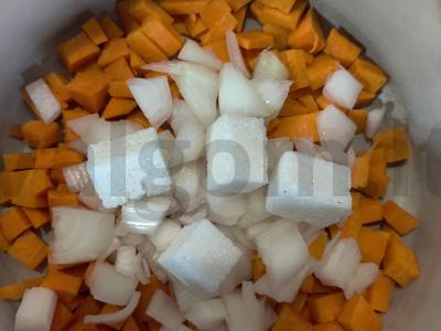 Svogūnų ir morkų džemas desertui Žingsnis 3