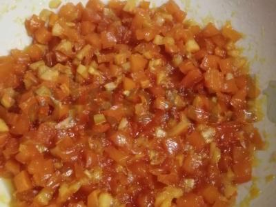 Svogūnų ir morkų džemas desertui pagrindine nuotrauka