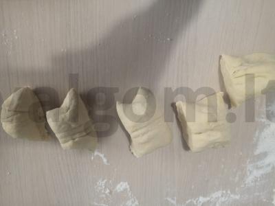 Namų faršo koldūnai su svogūnais ir česnaku Žingsnis 8