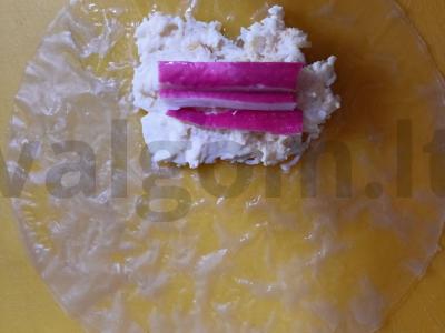 Vasaros ritinėliai su krabų lazdelėmis Žingsnis 4