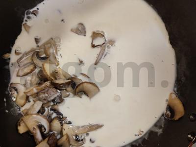 Grybų padažas iš šampinjonų ir grietinėlės Žingsnis 2