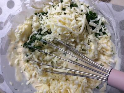 Sūrio blynai su žolelėmis Žingsnis 3