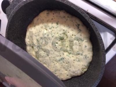 Sūrio blynai su žolelėmis Žingsnis 4