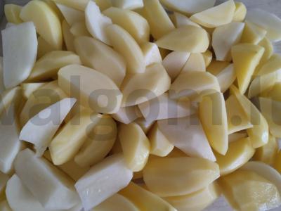 Orkaitėje kepta vištiena su bulvėmis Žingsnis 1