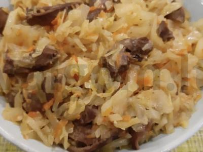 Širdelės troškintos su kopūstais pagrindine nuotrauka