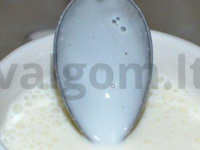 Kefyro keksiukai su medumi Žingsnis 1