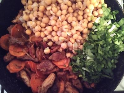 Neįprastas salotas su persimonu ir avinžirniais Žingsnis 3