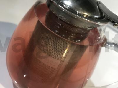 Vitamininis arbata su avietėmis, mėtomis ir citrina pagrindine nuotrauka