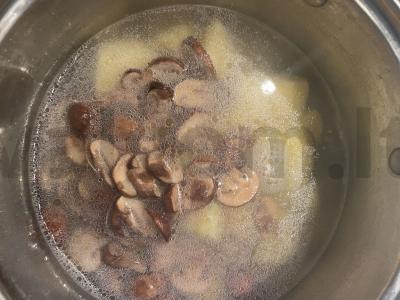 Grybų sriuba-pyragas su triufelių aliejumi Žingsnis 4