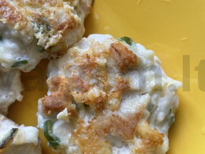 Vištienos kotletai su sūriu pagrindine nuotrauka