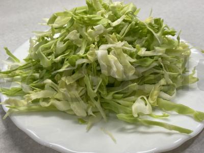 Cezario salotas su kopūstais, parmezano sūriu ir skrudintais duonos gabalėliais Žingsnis 1