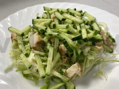 Cezario salotas su kopūstais, parmezano sūriu ir skrudintais duonos gabalėliais Žingsnis 4