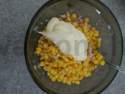 Lašišų ir kukurūzų salotos Žingsnis 5