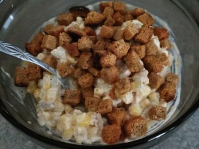 Lašišų ir kukurūzų salotos pagrindine nuotrauka