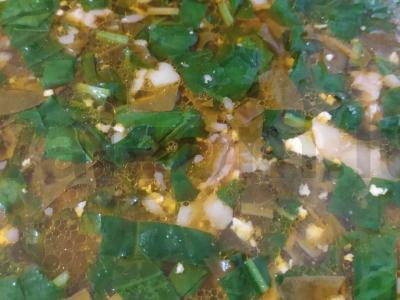 Žaliasis šaltibarščiai su rūgštynėmis pagrindine nuotrauka