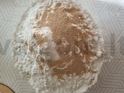 Kepiniai iš mielinės tešlos Žingsnis 1