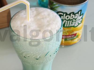 Pieninis kokteilis su ananasu pagrindine nuotrauka