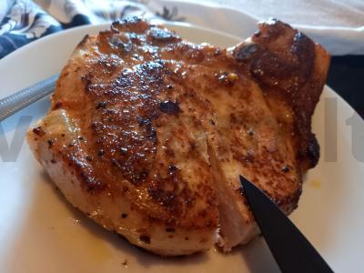 Aštrus kiaulienos steikas su medumi pagrindine nuotrauka