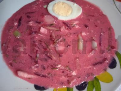 Burokėlių sriuba su okroškos rinkiniu pagrindine nuotrauka