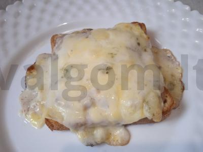 Tostai su kiaulienos faršu, mocarelos sūriu ir dorblu Žingsnis 4