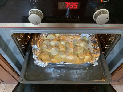 Bulvės su mėsa grietinės ir česnako padaže Žingsnis 6